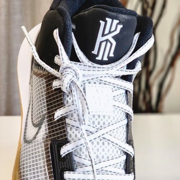NEW! Men\'s Nike Kyrie Flytrap 4 Basketball Shoes
